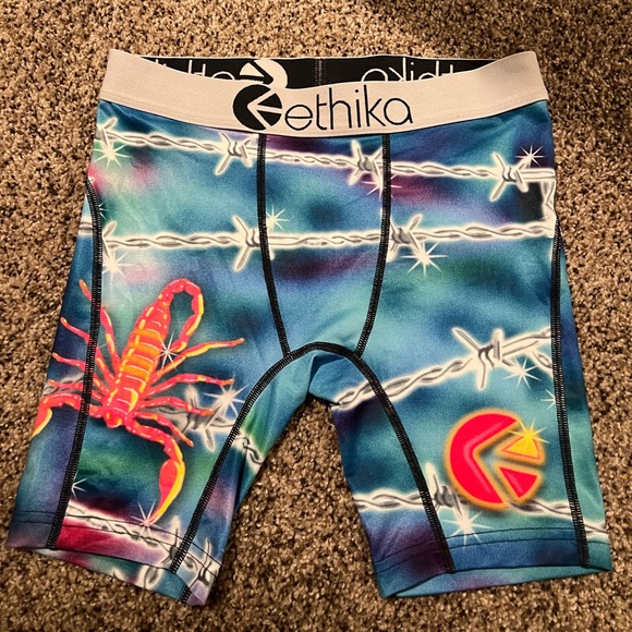 Boy/girls ethikas - Picture 1 of 3